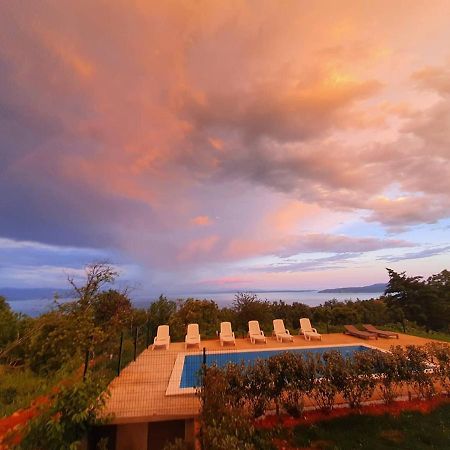 Apartments Nika With Swimming Pool And Beautiful Sea View Dobreć 외부 사진