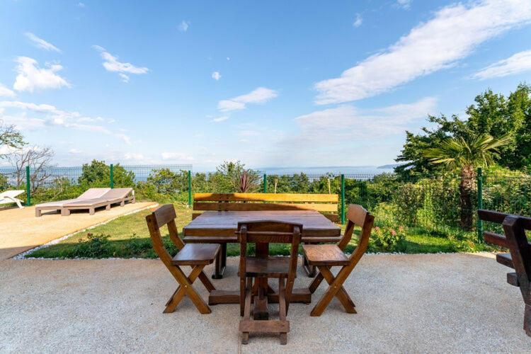 Apartments Nika With Swimming Pool And Beautiful Sea View Dobreć 외부 사진