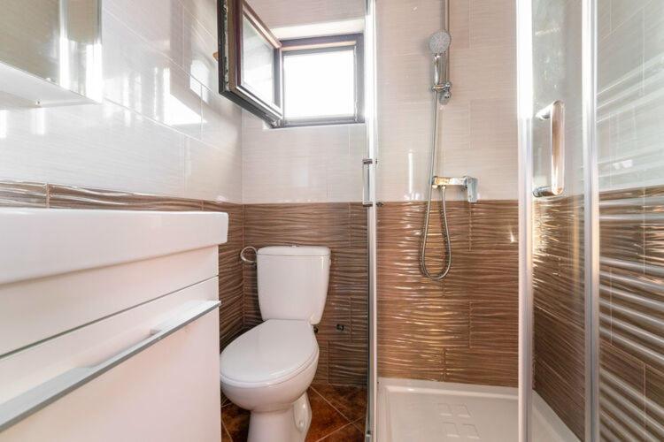 Apartments Nika With Swimming Pool And Beautiful Sea View Dobreć 외부 사진